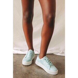 Lulus Kenley Green Suede Platform Sneakers - Size 5.5